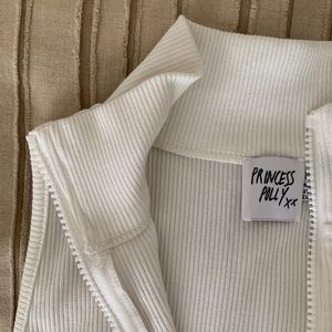 ✨Princess Polly✨ zip up bodysuit